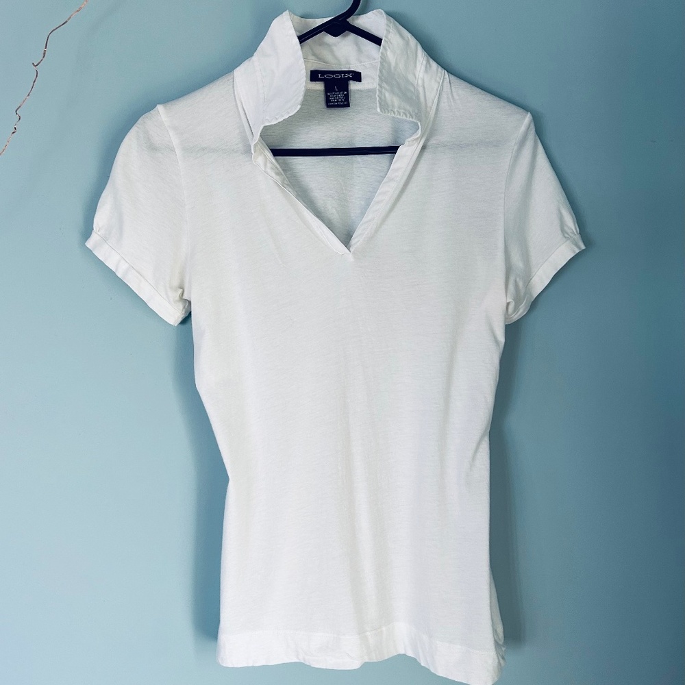 Logix White Short Sleeve V-neck Lightweight Shirt with Collar – Women’s Size L
